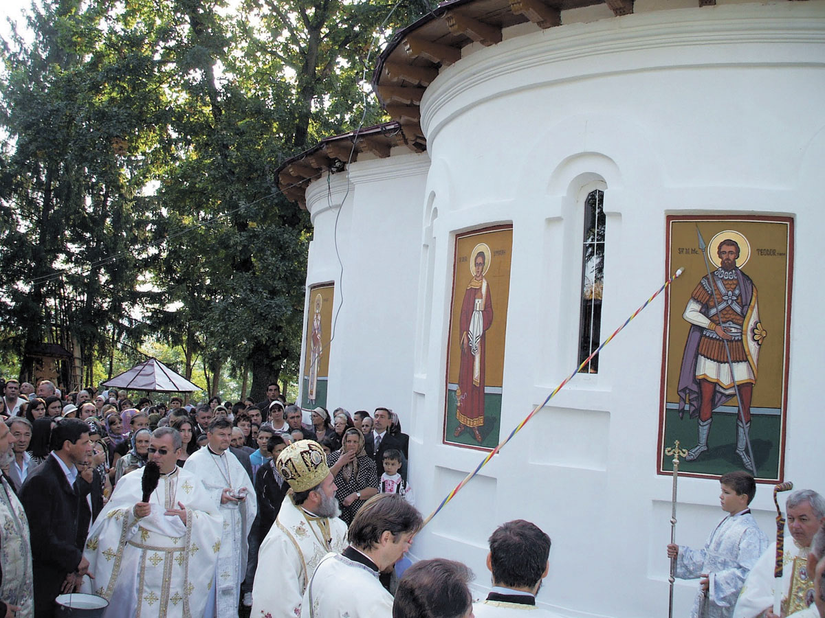 PS Ioachim Băcăuanul a resfinţit sfântul lăcaş din Ţârdeni, Protopopiatul Buhuşi Noi porţi către ceruri în Mitropolia Moldovei şi Bucovinei
