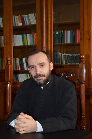 Pr. Bogdan Dedu, consilier eparhial al Arhiepiscopiei Iaşilor, preot slujitor la Biserica „Sfântul Spiridon” din Iaşi Cum se face un pomelnic
