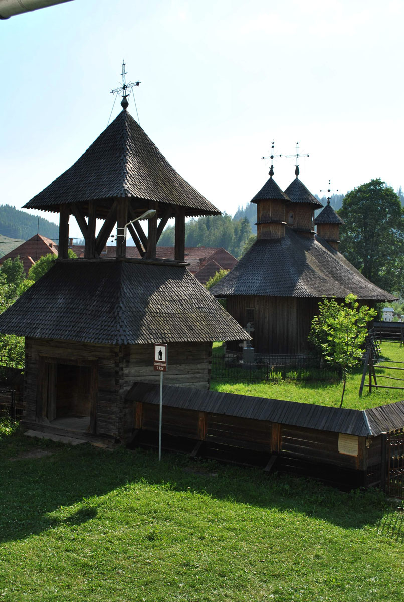 Lăcaşul „olecuţă ascuns“ de la Colacu Lăcaşul „olecuţă ascuns“ de la Colacu