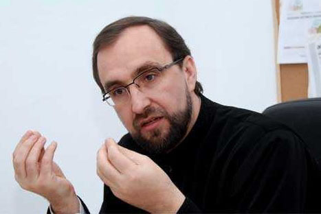 Pr. Iulian Negru, consilier în cadrul Sectorului de misiune, statistică şi prognoză pastorală al Arhiepiscopiei Iaşilor şi paroh la „Sfântul Ierarh Varlaam“ - Green Park, Tătăraşi, Iaşi Transplantul este îngăduit de Biserică, dacă se respectă anumite condiţii