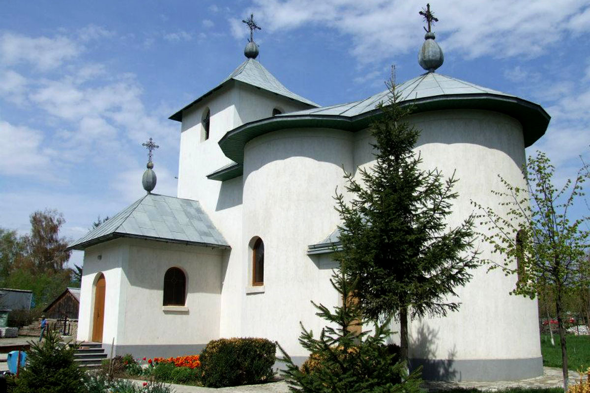 Biserica „Sfinţii Împăraţi Constantin şi Elena“ din parohia Vorona Centru Parohia tinerilor de la Vorona Centru