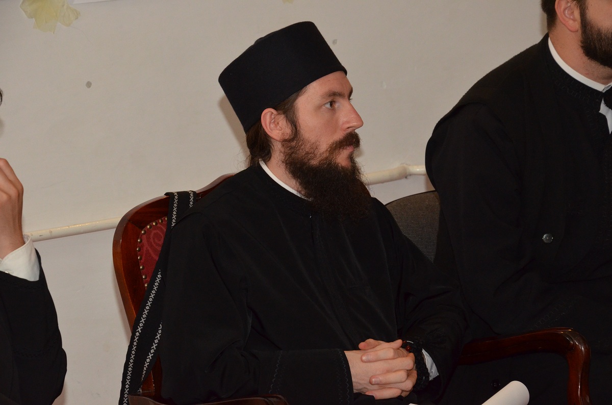 Arhim. Damaschin Luchian: „Părintele duhovnicesc nu trebuie să-i conducă pe ucenici la sine însuşi, ci la Dumnezeu“ Arhim. Damaschin Luchian: „Părintele duhovnicesc nu trebuie să-i conducă pe ucenici la sine însuşi, ci la Dumnezeu“