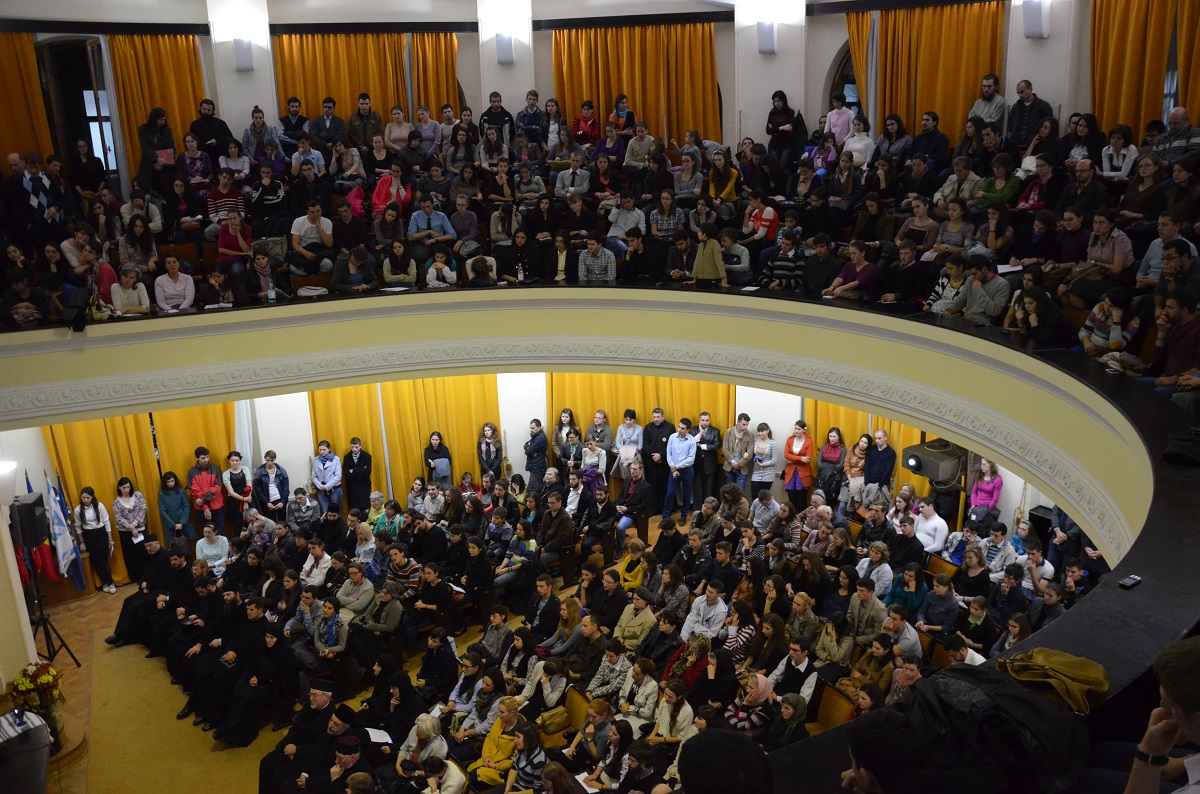 Sală arhiplină, la conferința ASCOR susținută de IPS Nicolae, Mitropolit de Mesogias şi Lavreotiki Sală arhiplină, la conferința ASCOR susținută de IPS Nicolae, Mitropolit de Mesogias şi Lavreotiki