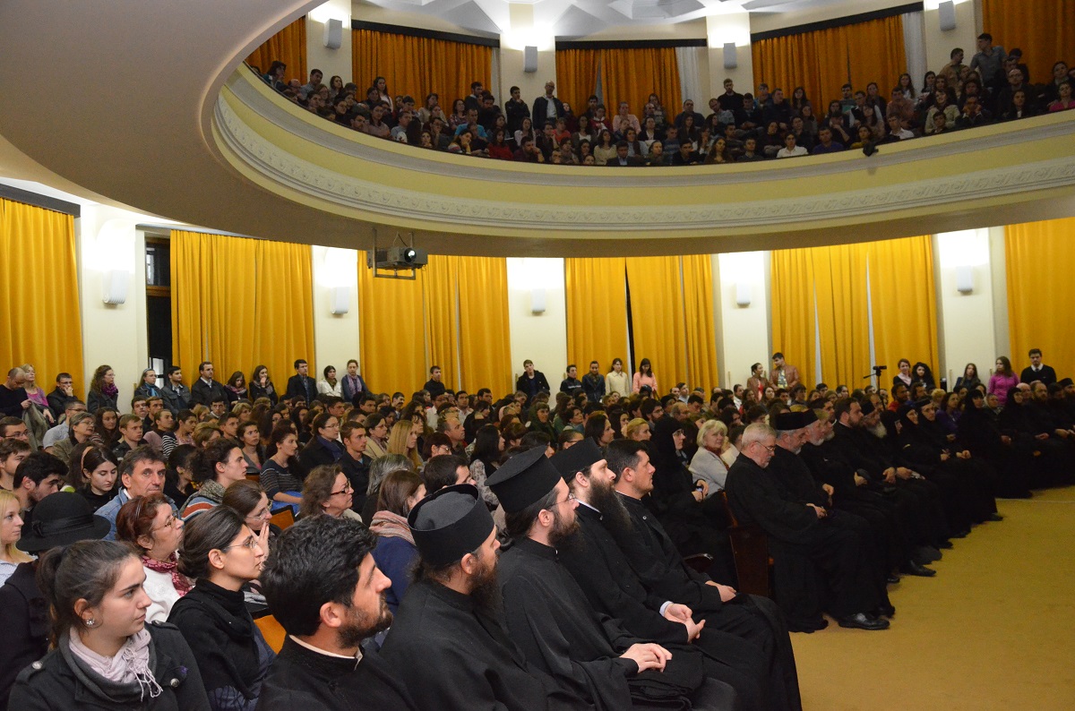 Sală arhiplină, la conferința ASCOR susținută de IPS Nicolae, Mitropolit de Mesogias şi Lavreotiki Sală arhiplină, la conferința ASCOR susținută de IPS Nicolae, Mitropolit de Mesogias şi Lavreotiki