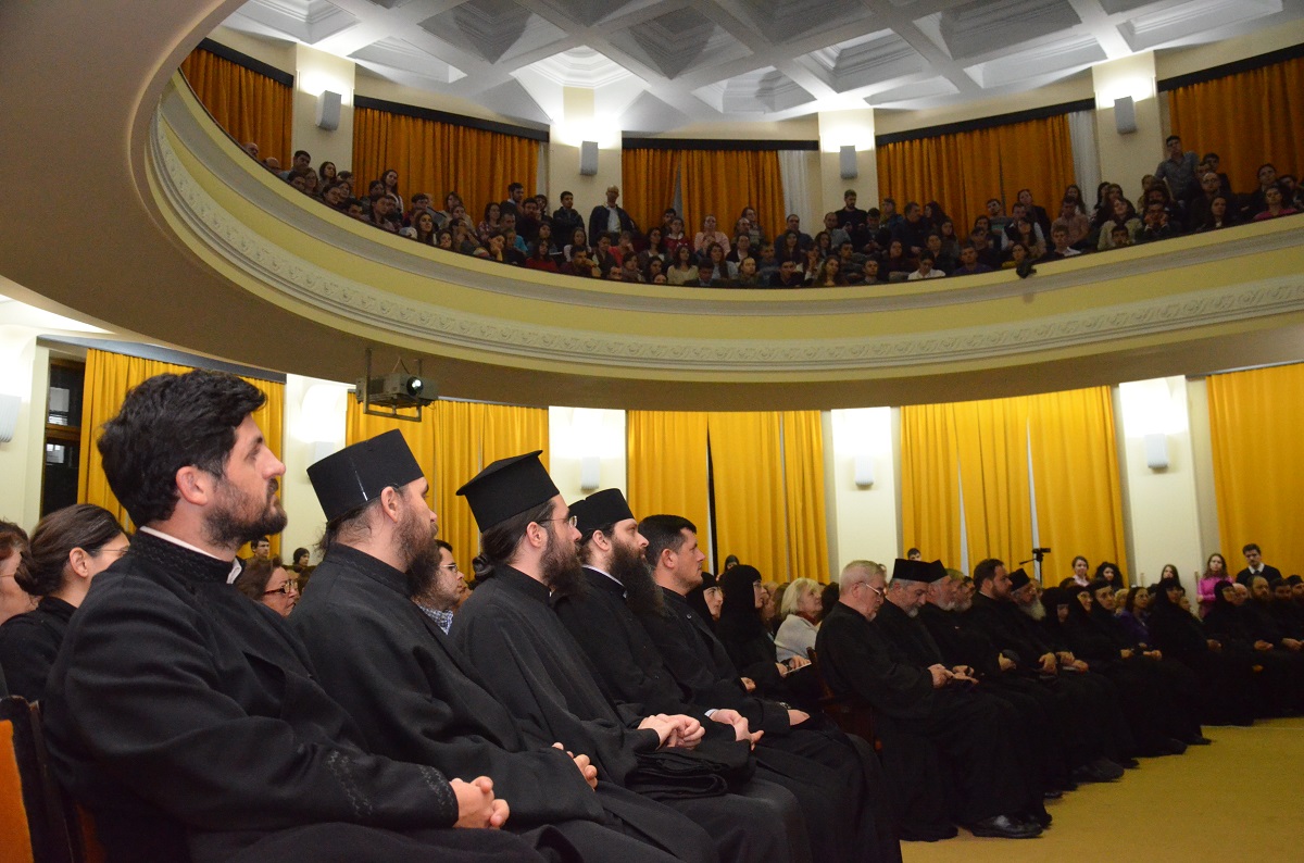 Sală arhiplină, la conferința ASCOR susținută de IPS Nicolae, Mitropolit de Mesogias şi Lavreotiki Sală arhiplină, la conferința ASCOR susținută de IPS Nicolae, Mitropolit de Mesogias şi Lavreotiki