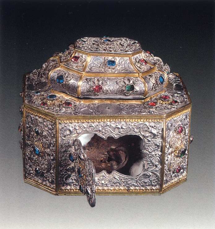 Capul Sfântului Ioan Gură de Aur, păstrat la Mănăstirea Vatoped, Athos Capul Sfântului Ioan Gură de Aur, păstrat la Mănăstirea Vatoped, Athos