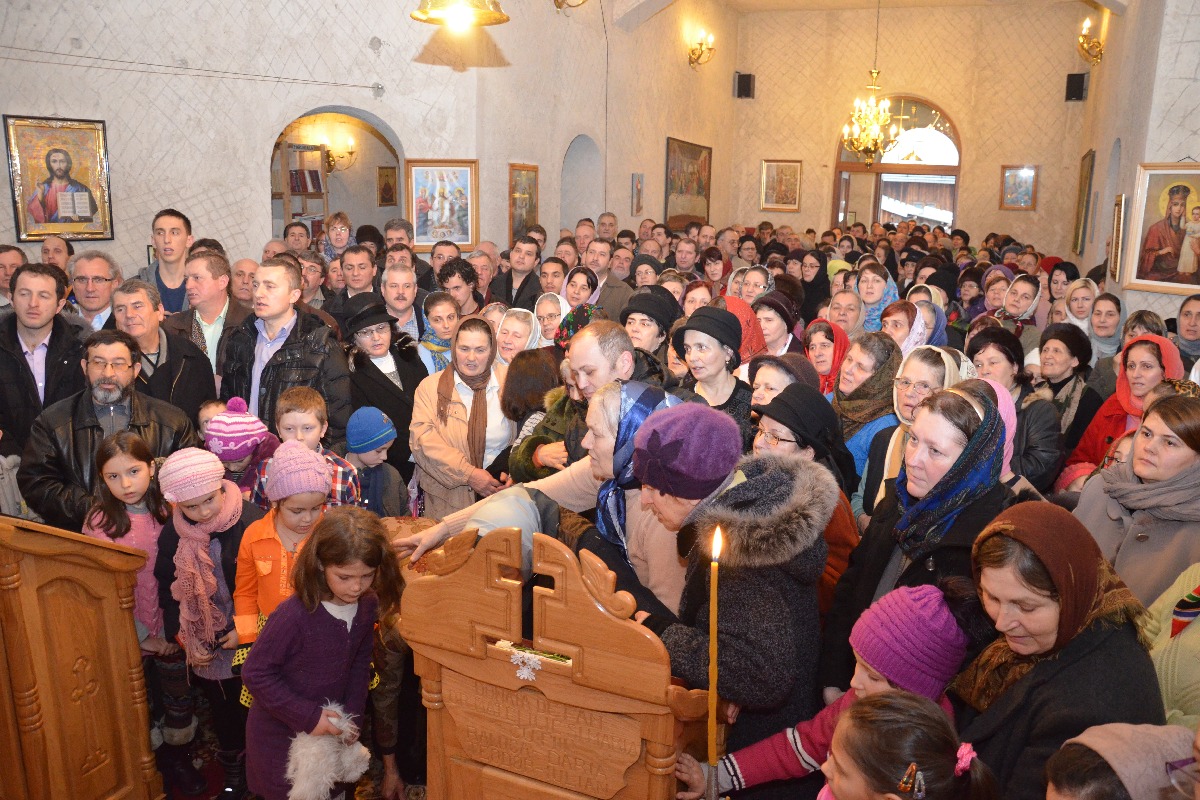 „Odată cu venirea Înaltpreasfinţitului, biserica noastră a devenit Catedrală mitropolitană“ „Odată cu venirea Înaltpreasfinţitului, biserica noastră a devenit Catedrală mitropolitană“