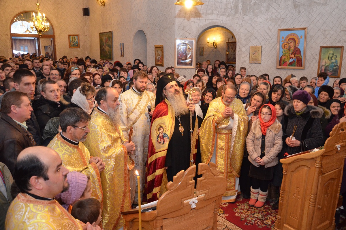„Odată cu venirea Înaltpreasfinţitului, biserica noastră a devenit Catedrală mitropolitană“ „Odată cu venirea Înaltpreasfinţitului, biserica noastră a devenit Catedrală mitropolitană“