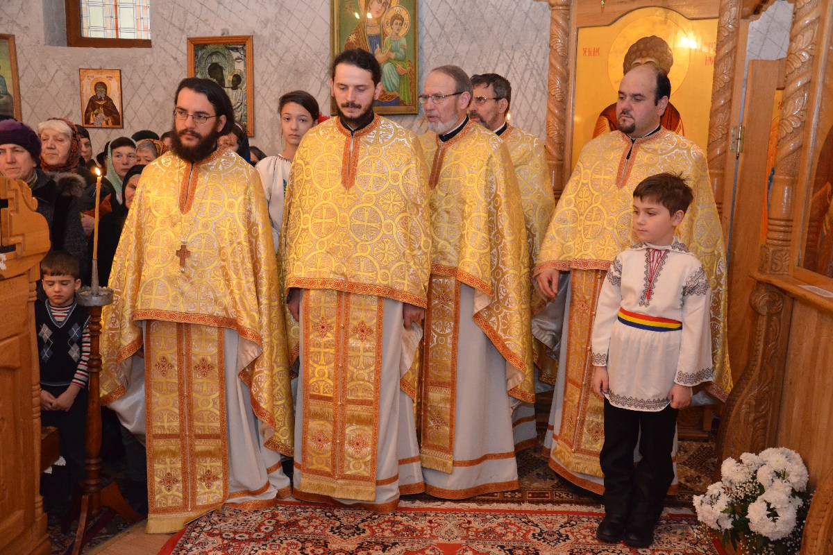 „Odată cu venirea Înaltpreasfinţitului, biserica noastră a devenit Catedrală mitropolitană“ „Odată cu venirea Înaltpreasfinţitului, biserica noastră a devenit Catedrală mitropolitană“