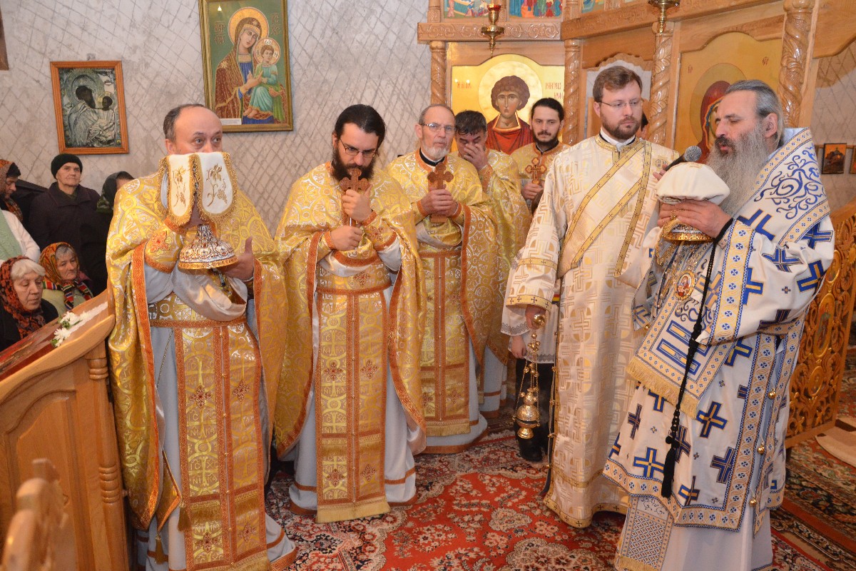 „Odată cu venirea Înaltpreasfinţitului, biserica noastră a devenit Catedrală mitropolitană“ „Odată cu venirea Înaltpreasfinţitului, biserica noastră a devenit Catedrală mitropolitană“