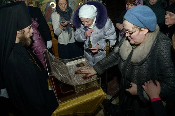 În Rusia, mai mult de 150 000 de credincioși s-au închinat la darurile magilor În Rusia, mai mult de 150 000 de credincioși s-au închinat la darurile magilor