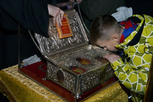 În Rusia, mai mult de 150 000 de credincioși s-au închinat la darurile magilor În Rusia, mai mult de 150 000 de credincioși s-au închinat la darurile magilor