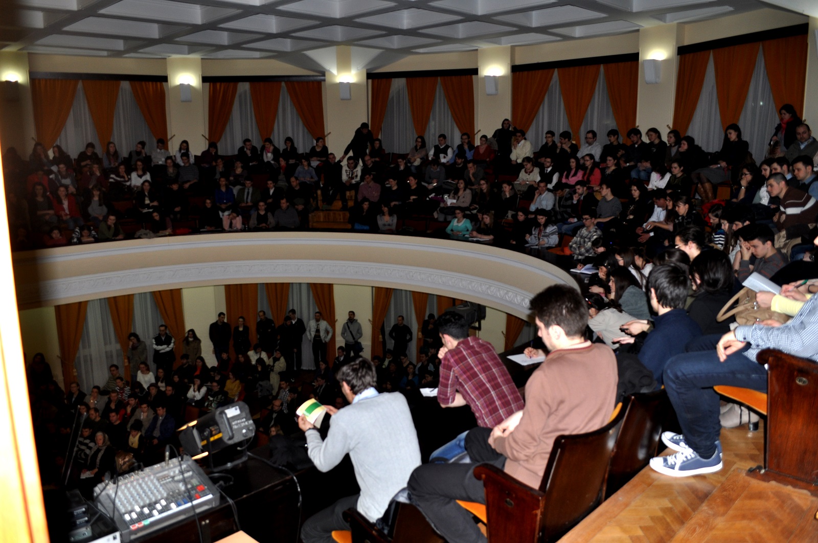 Dr. Virgiliu Gheorghe: „Omul smerit este cel care are cele mai mari șanse să fie fericit” Dr. Virgiliu Gheorghe: „Omul smerit este cel care are cele mai mari șanse să fie fericit”