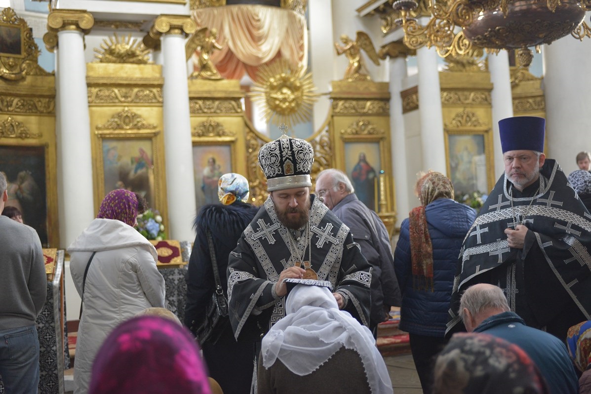 Slujbă pentru schismatici de reunire cu Biserica Slujbă pentru schismatici de reunire cu Biserica