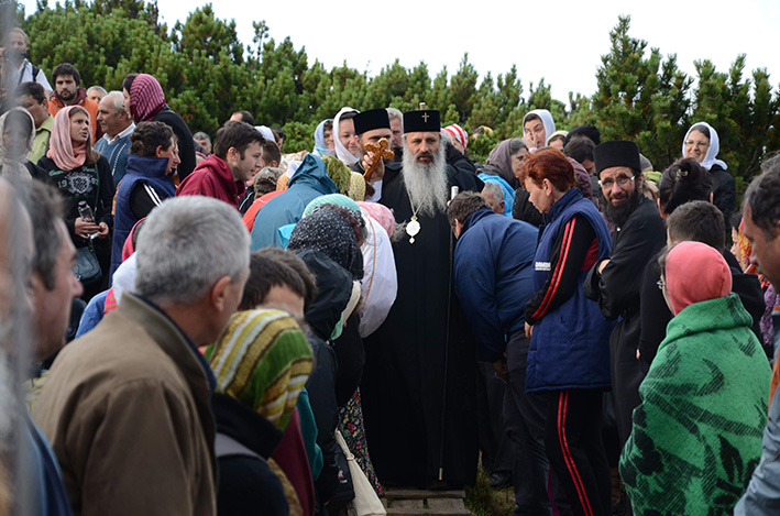 IPS Teofan, la hramul „Taborului românesc” : „Trebuie să dăm minţii noastre cât mai mult Ceahlău şi cât mai multă Liturghie” (GALERIE FOTO) IPS Teofan, la hramul „Taborului românesc” : „Trebuie să dăm minţii noastre cât mai mult Ceahlău şi cât mai multă Liturghie” (GALERIE FOTO)