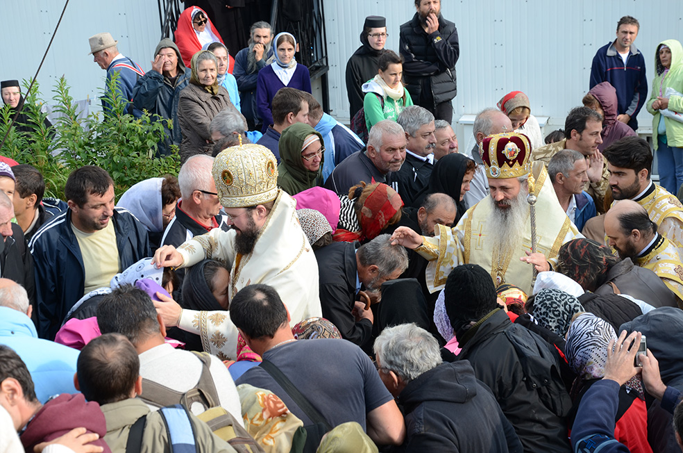 IPS Teofan, la hramul „Taborului românesc” : „Trebuie să dăm minţii noastre cât mai mult Ceahlău şi cât mai multă Liturghie” (GALERIE FOTO) IPS Teofan, la hramul „Taborului românesc” : „Trebuie să dăm minţii noastre cât mai mult Ceahlău şi cât mai multă Liturghie” (GALERIE FOTO)