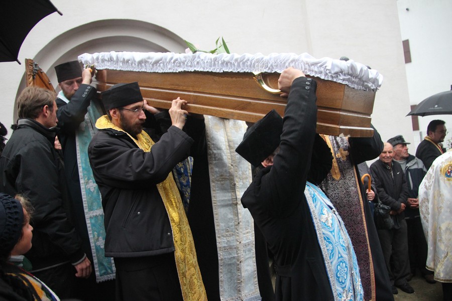 Foto: Monitorul de Suceava Părintele Ilie Chişcari, condus către împărăţia lui Dumnezeu