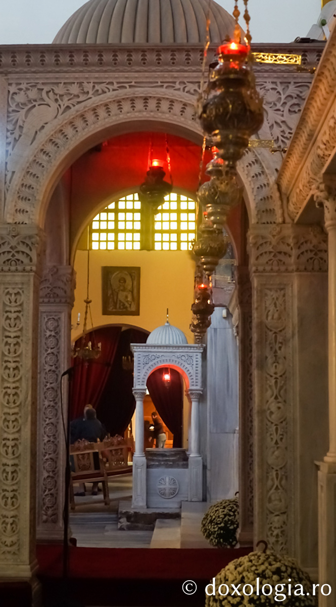Fântâna cu aghiasmă din Biserica „Sfântul Dimitrie” din Tesalonic / Foto: Magda Buftea Fântâna cu aghiasmă din Biserica „Sfântul Dimitrie” din Tesalonic