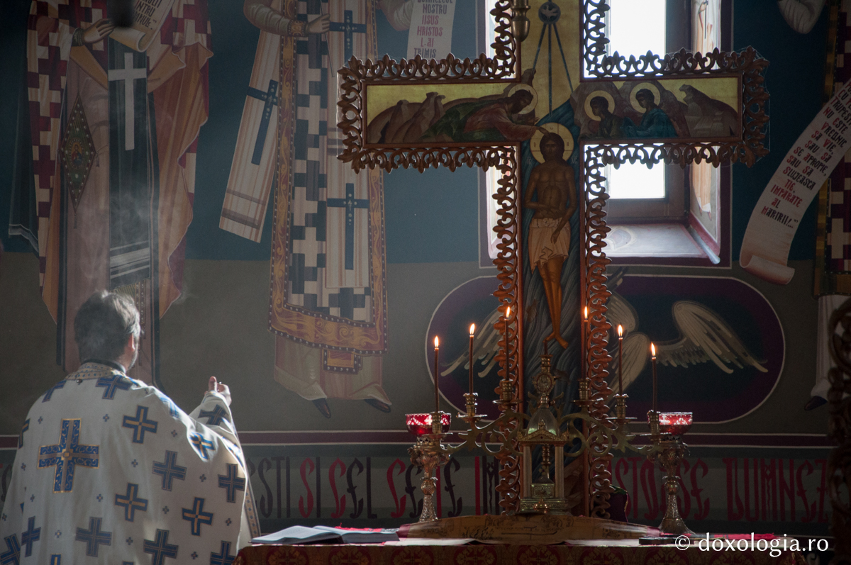 Să aducem neîncetat laudă Domnului! / Foto: Pr. Silviu Cluci preot în Sfântul Altar