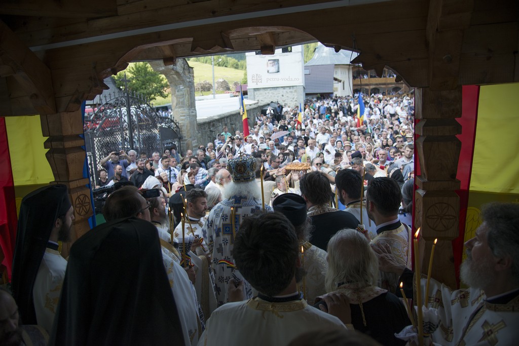 Mărturisire de credinţă la mormântul părintelui Justin Pârvu Mărturisire de credinţă la mormântul părintelui Justin Pârvu