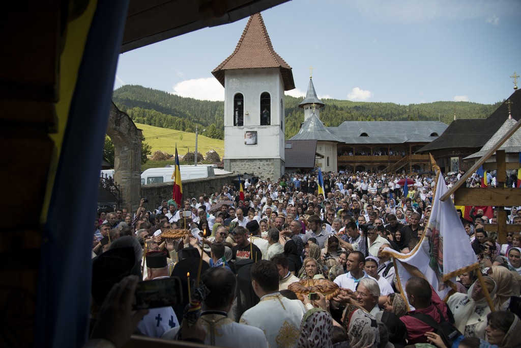 Mărturisire de credinţă la mormântul părintelui Justin Pârvu Mărturisire de credinţă la mormântul părintelui Justin Pârvu