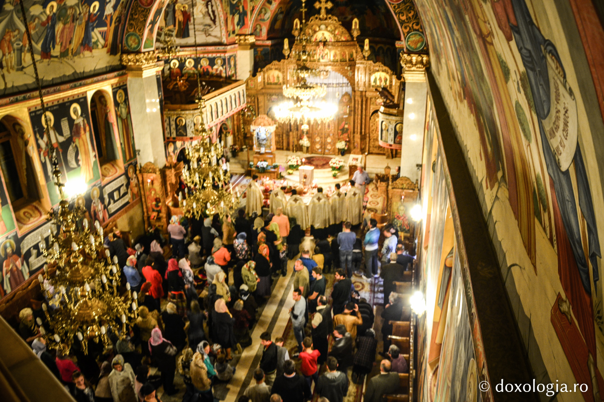 Sfântul Maslu la Pângărați – taina care-i unește pe oameni / Foto: Maria Burlă Sfântul Maslu la Pângărați