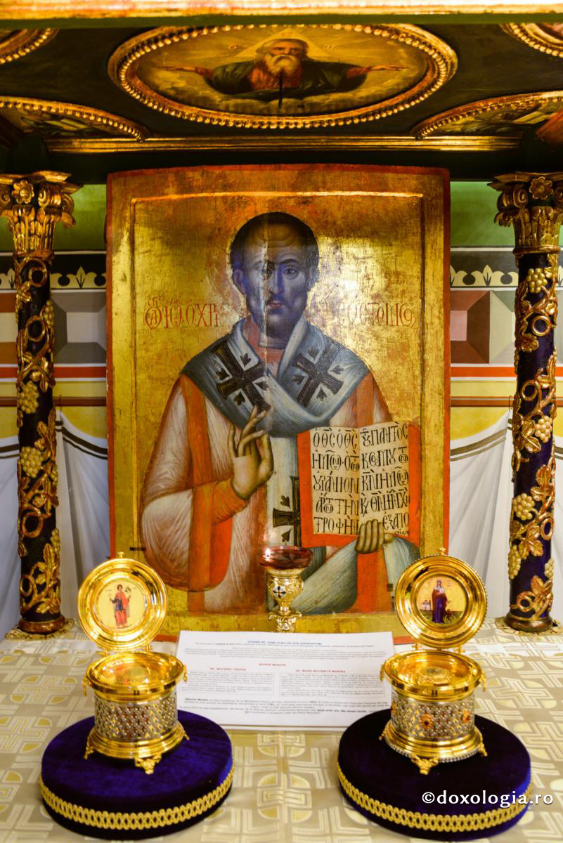 Moaștele Sfântului Mucenic Trifon și ale Sfintei Mari Mucenițe Marina, aflate în Biserica „Sfântul Sava” din Iași/ Foto: Ștefan Cojocariu moaștele Sfântului Mucenic Trifon și ale Sfintei Mari Mucenițe Marina