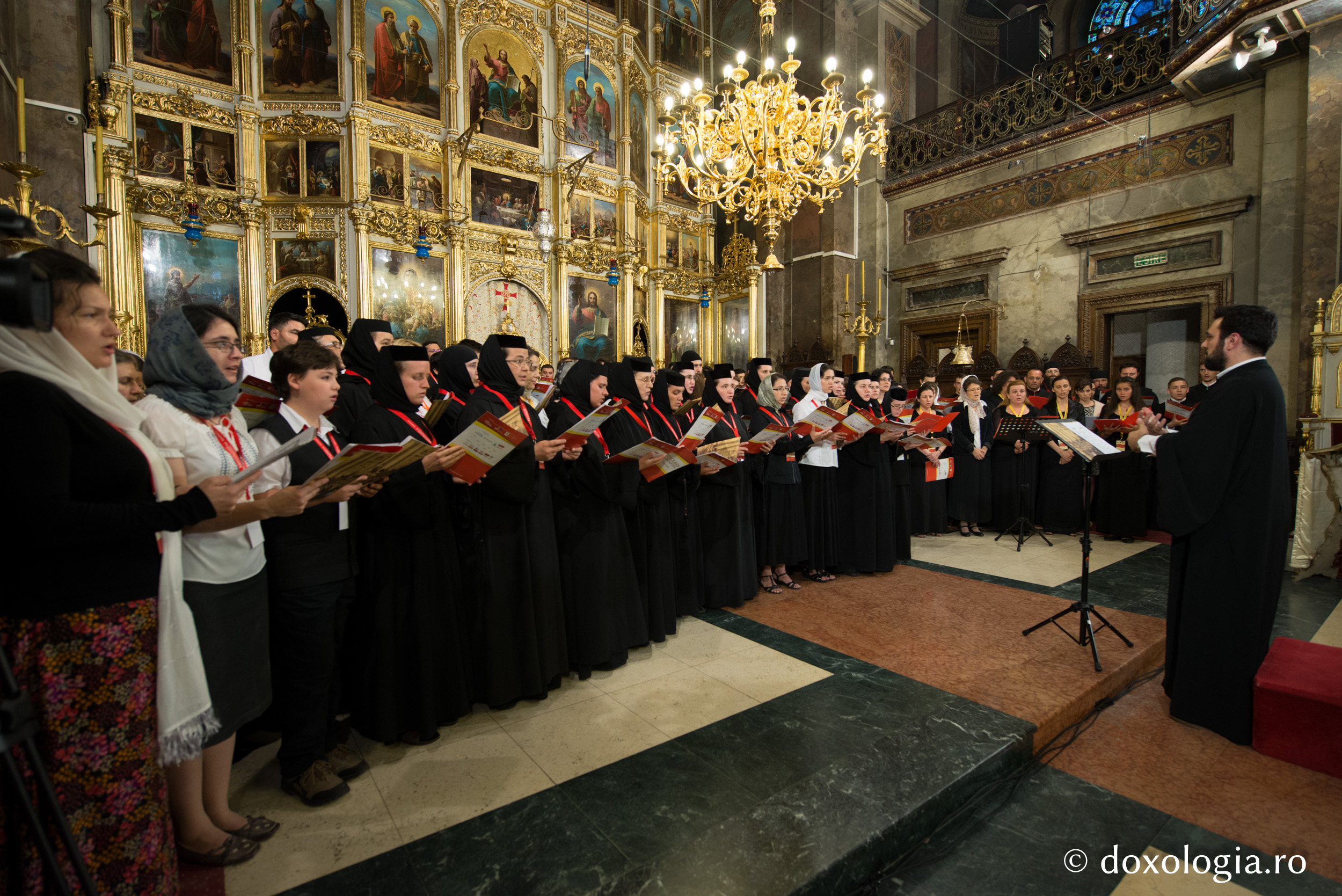 Foto: Silviu Cluci Cea de a VIII-a ediţie a Masterclass-ului Internaţional de Cânt Bizantin, la final