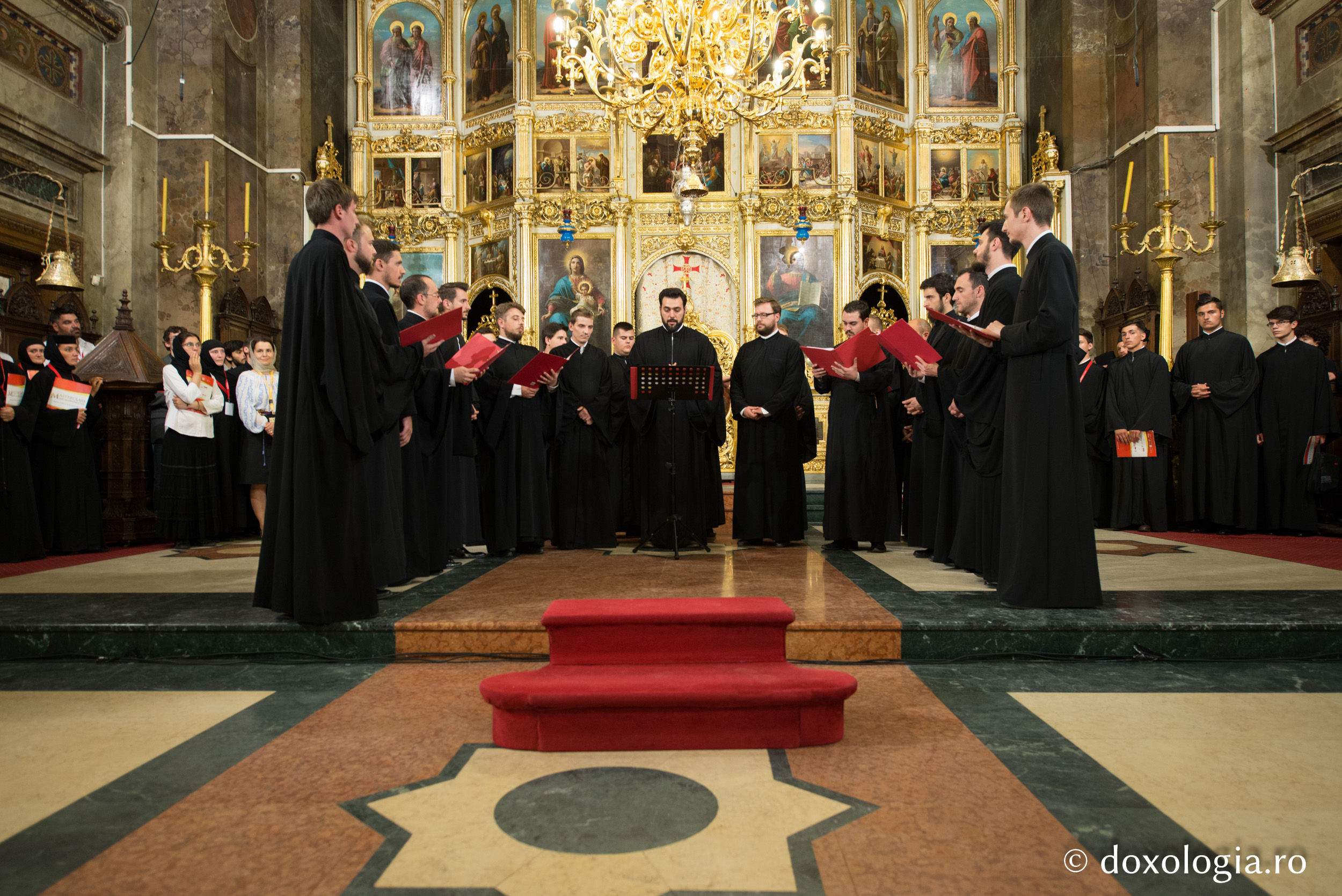 Foto: Silviu Cluci Cea de a VIII-a ediţie a Masterclass-ului Internaţional de Cânt Bizantin, la final