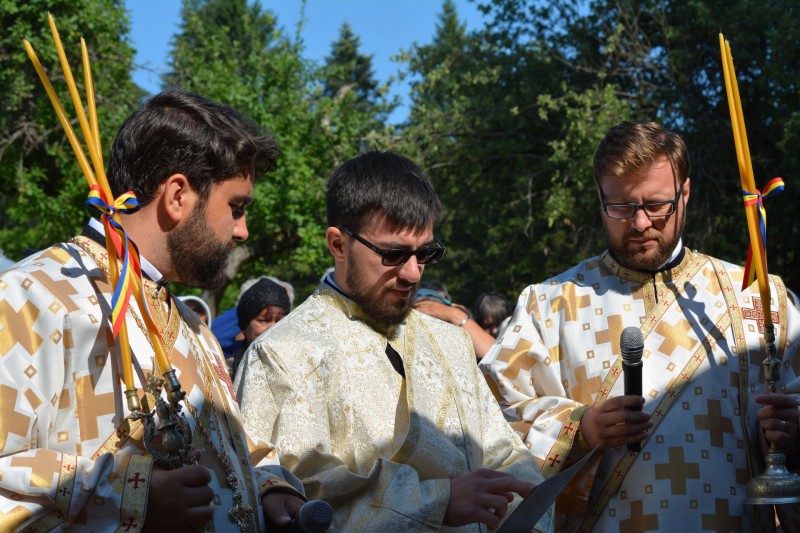 Slujbe arhierești oficiate în cinstea Părintelui Nicodim Măndiță Slujbe arhierești oficiate în cinstea Părintelui Nicodim Măndiță