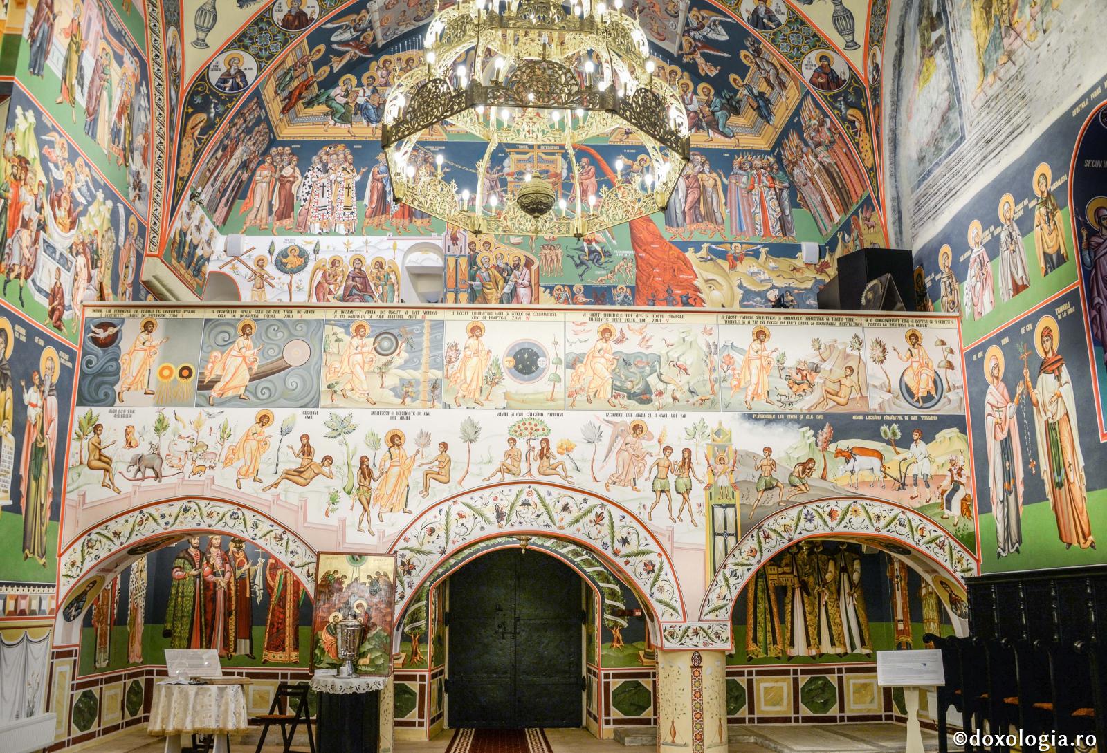 Ortodoxia – asemănarea cu Dumnezeu după cât este cu putință firii omului / Foto: Ștefan Cojocariu pictură în biserică