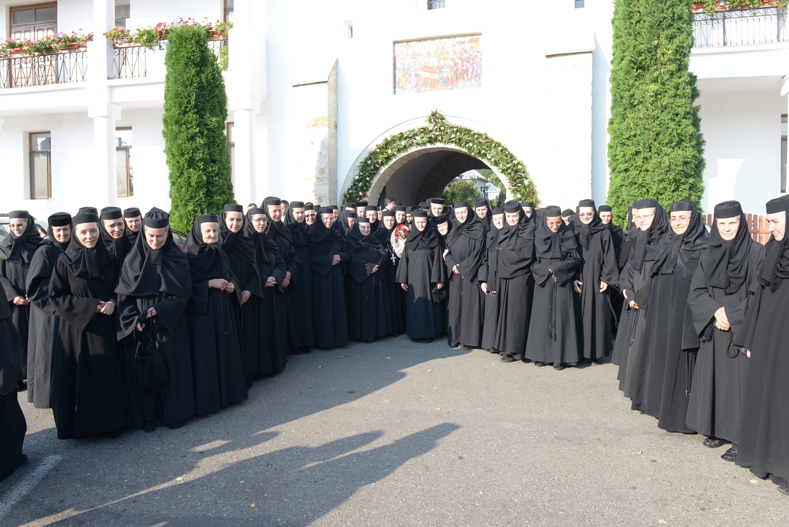 Mănăstirea Văratec și-a serbat al doilea hram Mănăstirea Văratec și-a serbat al doilea hram