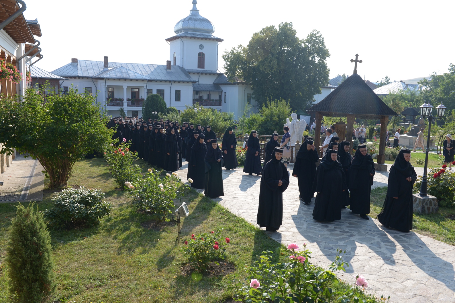 Mănăstirea Văratec și-a serbat al doilea hram Mănăstirea Văratec și-a serbat al doilea hram