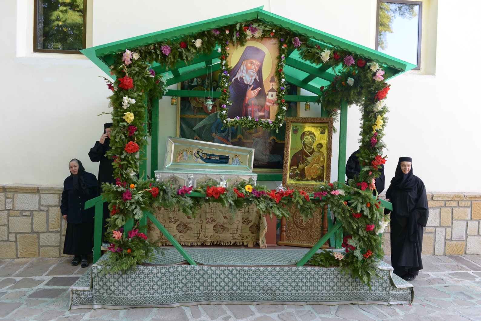 Mănăstirea Văratec și-a serbat al doilea hram Mănăstirea Văratec și-a serbat al doilea hram