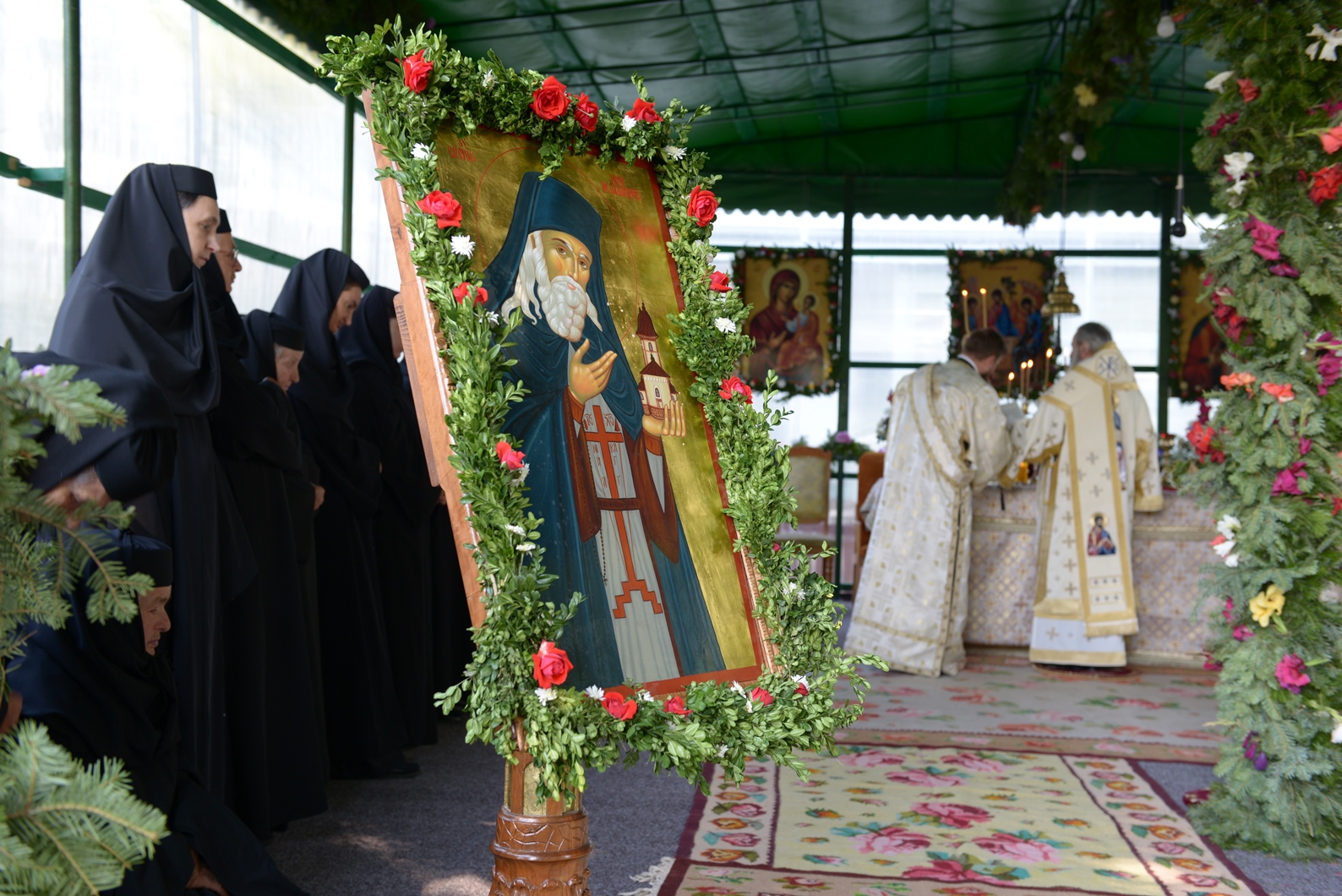 Mănăstirea Văratec și-a serbat al doilea hram Mănăstirea Văratec și-a serbat al doilea hram