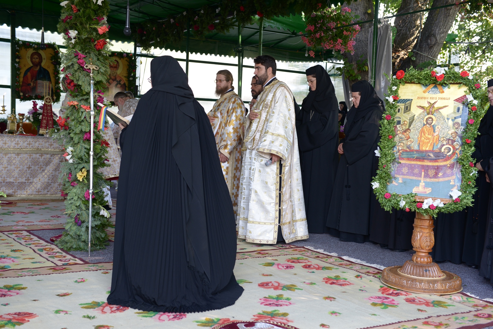 Mănăstirea Văratec și-a serbat al doilea hram Mănăstirea Văratec și-a serbat al doilea hram