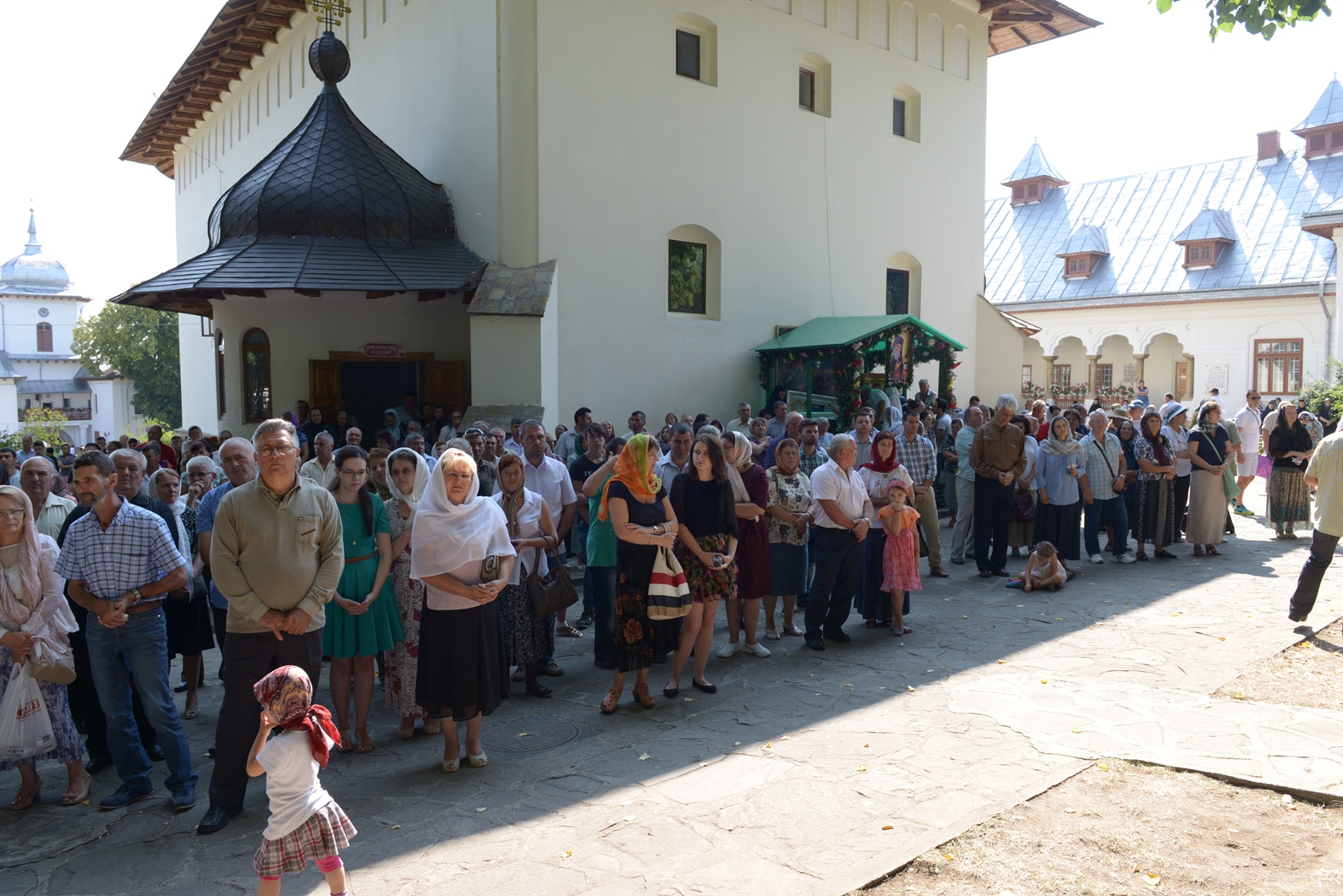 Mănăstirea Văratec și-a serbat al doilea hram Mănăstirea Văratec și-a serbat al doilea hram