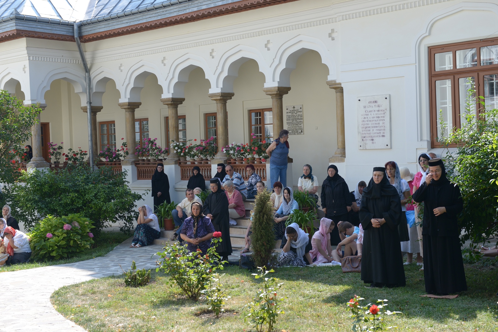 Mănăstirea Văratec și-a serbat al doilea hram Mănăstirea Văratec și-a serbat al doilea hram