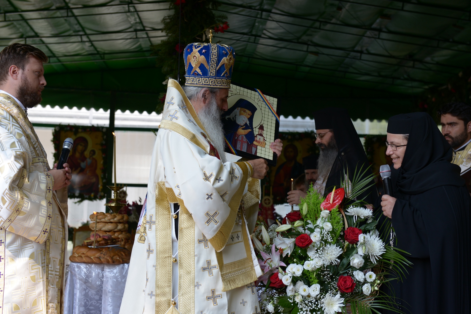 Mănăstirea Văratec și-a serbat al doilea hram Mănăstirea Văratec și-a serbat al doilea hram