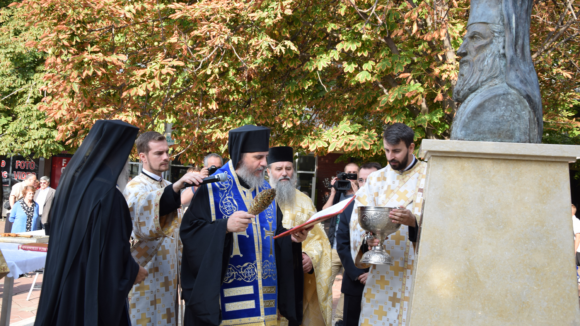 Bustul Arhiepiscopului Ciprului Kyprianos, inaugurat la Iași Bustul Arhiepiscopului Ciprului Kyprianos, inaugurat la Iași