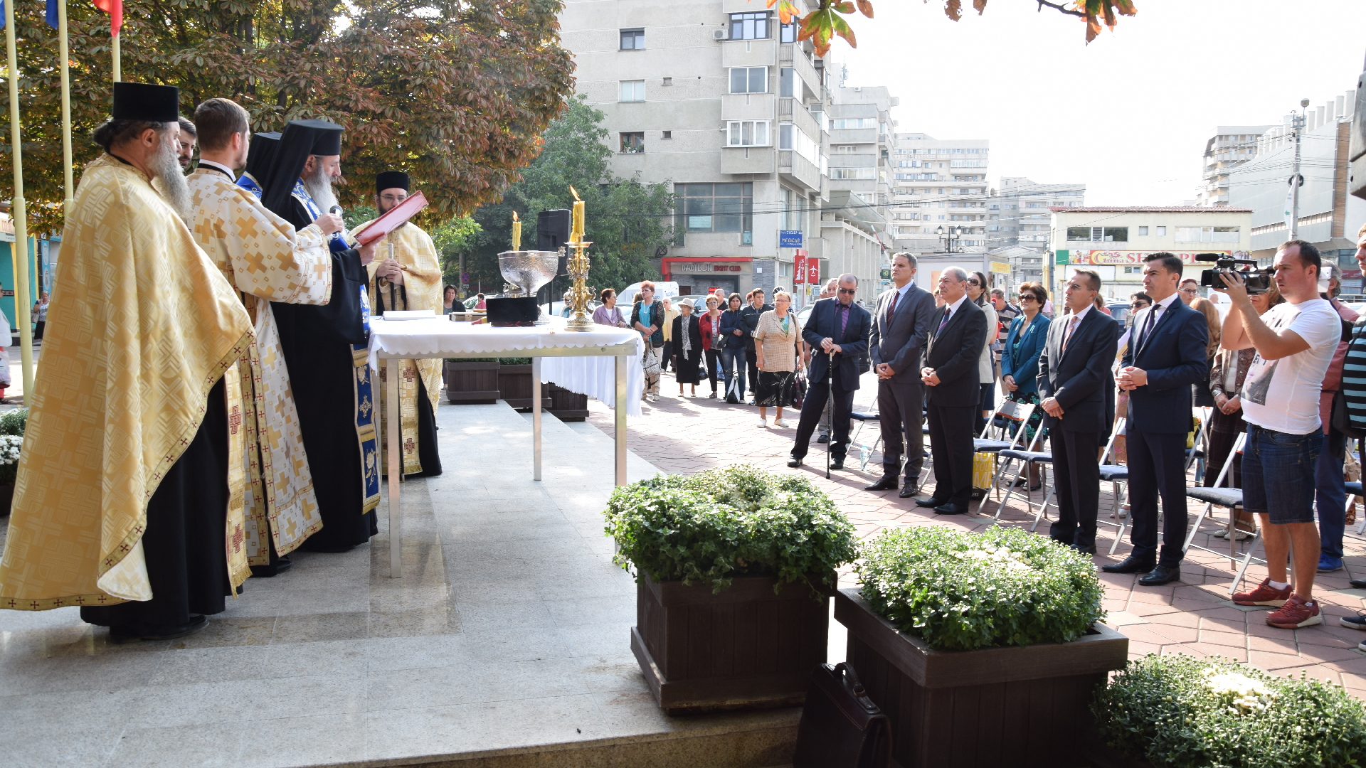 Bustul Arhiepiscopului Ciprului Kyprianos, inaugurat la Iași Bustul Arhiepiscopului Ciprului Kyprianos, inaugurat la Iași