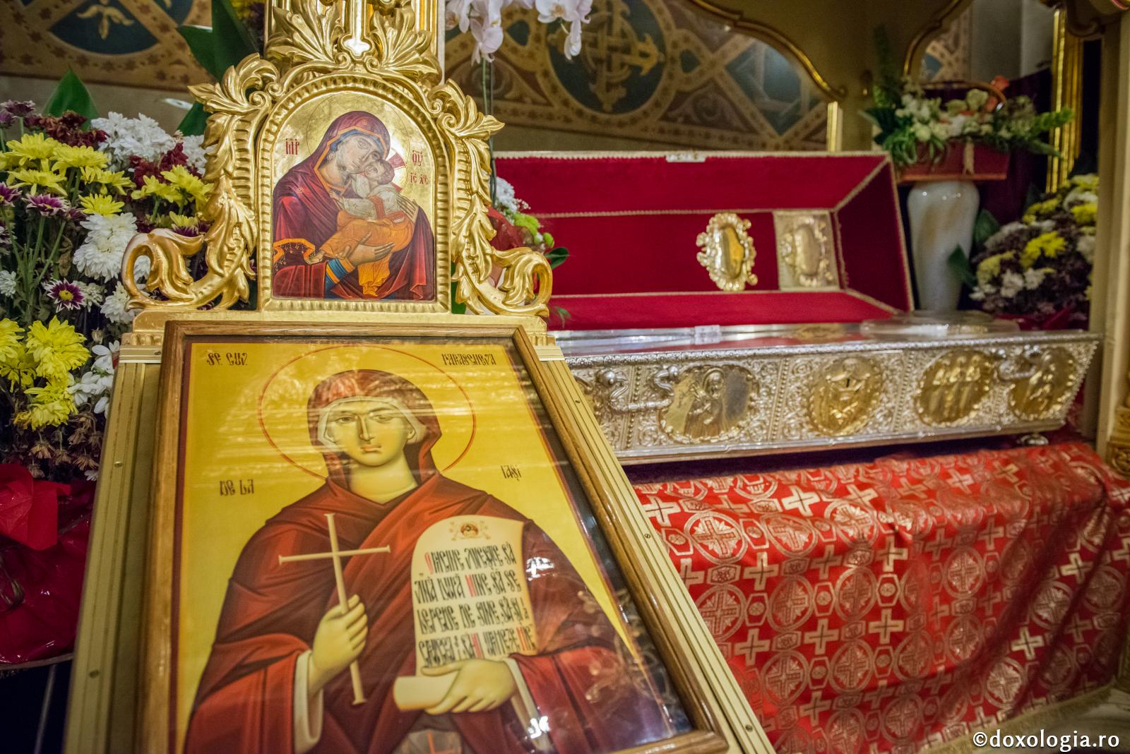 Foto: Oana Nechifor Troparul Sfintei Cuvioase Parascheva