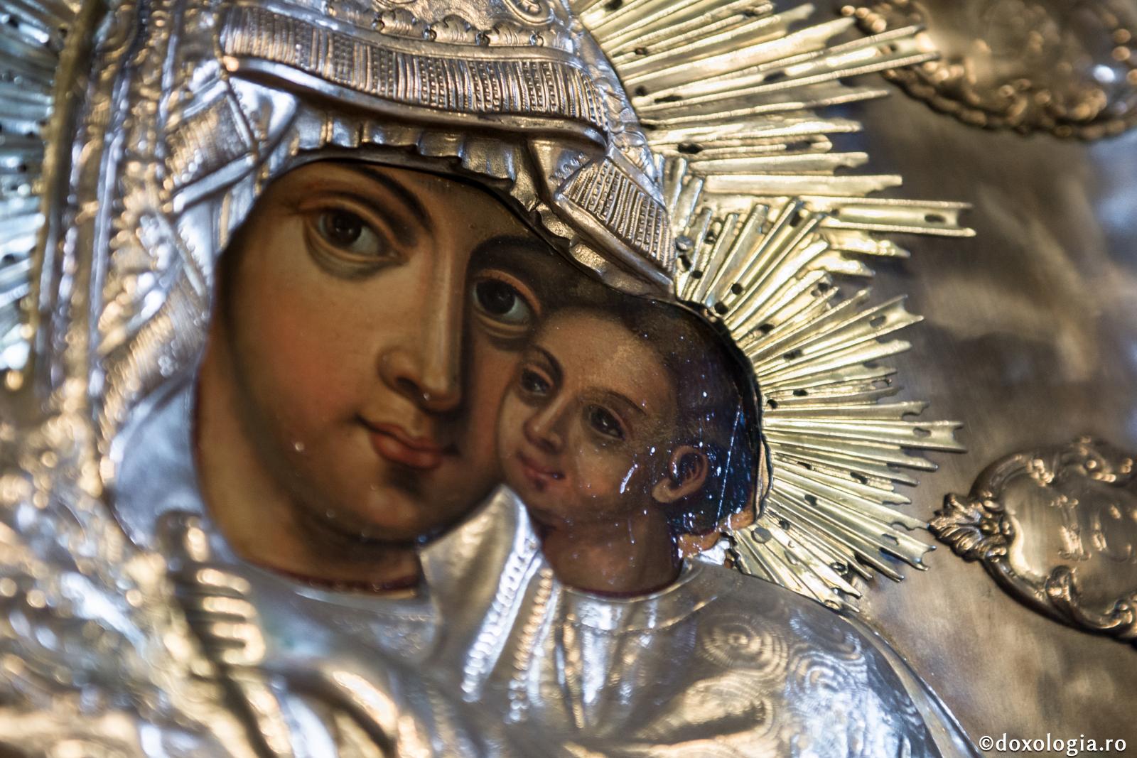 Foto: Oana Nechifor Viața Maicii Domnului ne arată cum să înțelegem tainele lui Dumnezeu