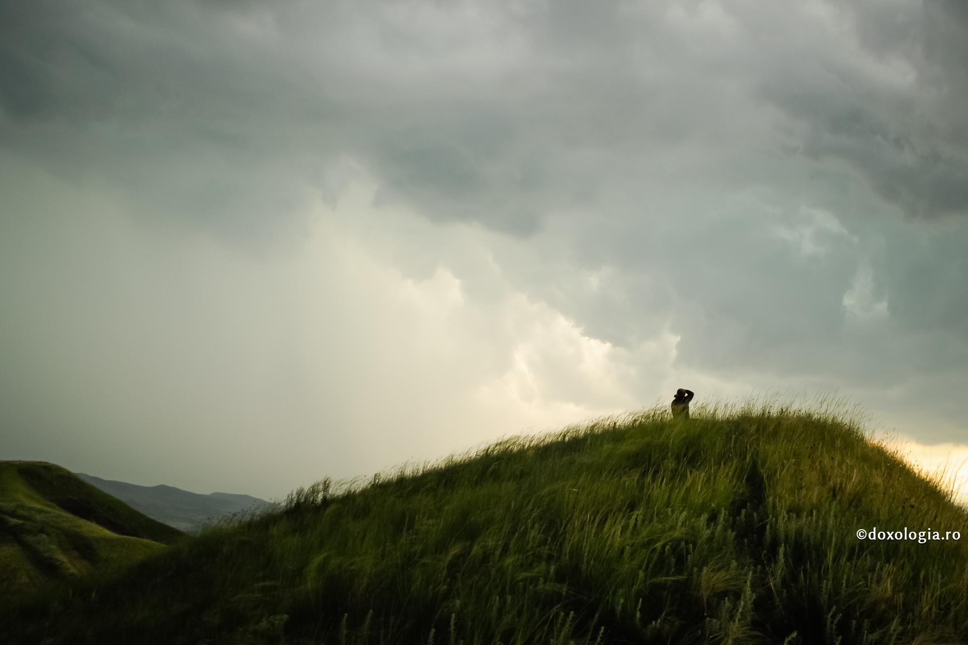 De ce e nevoie să avem legătură cu creația? / Foto: Oana Nechifor cer înnorat