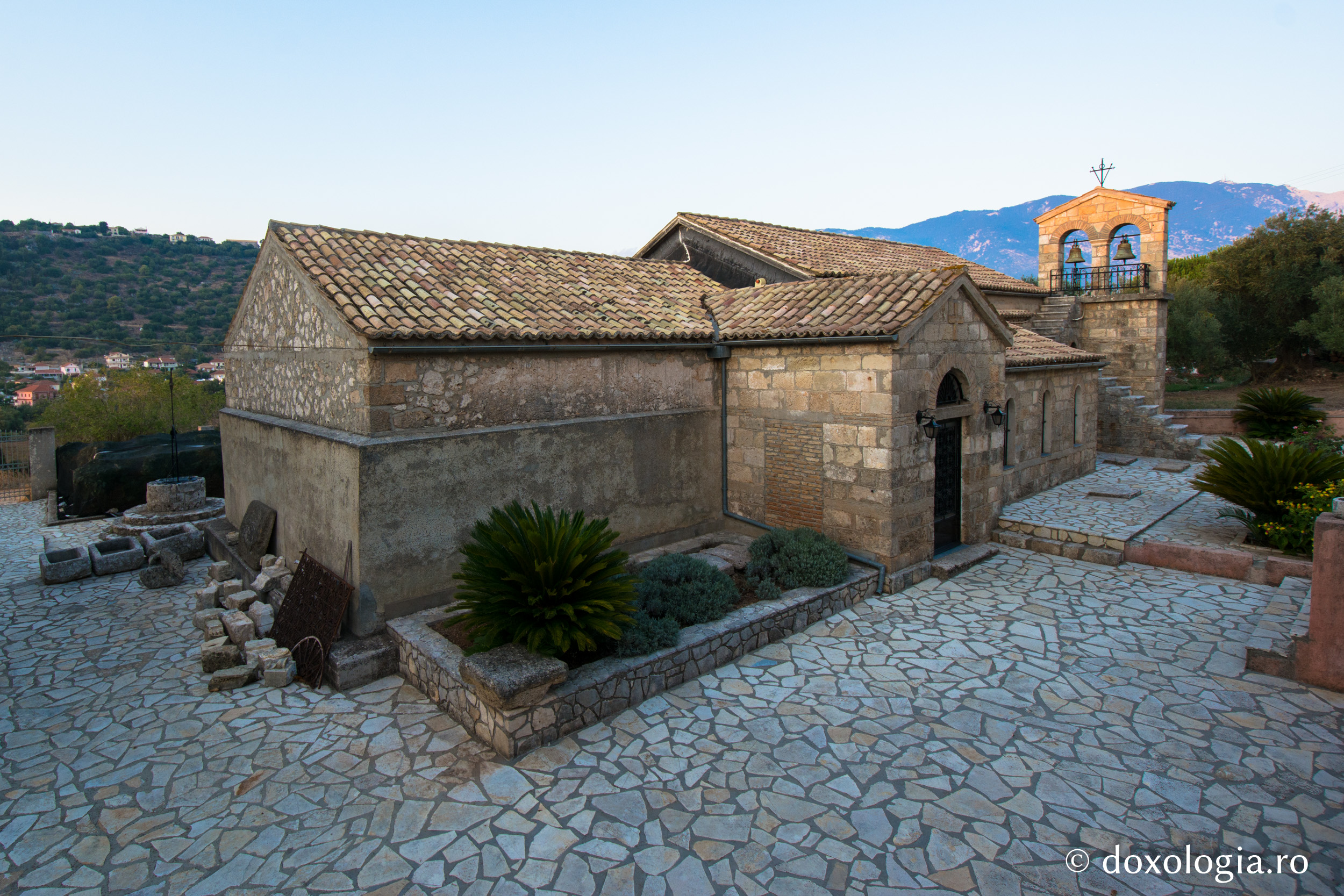 Mănăstirea „Sfântul Andrei” – Kefalonia / Foto: Pr. Silviu Cluci Mănăstirea „Sfântul Andrei” – Kefalonia