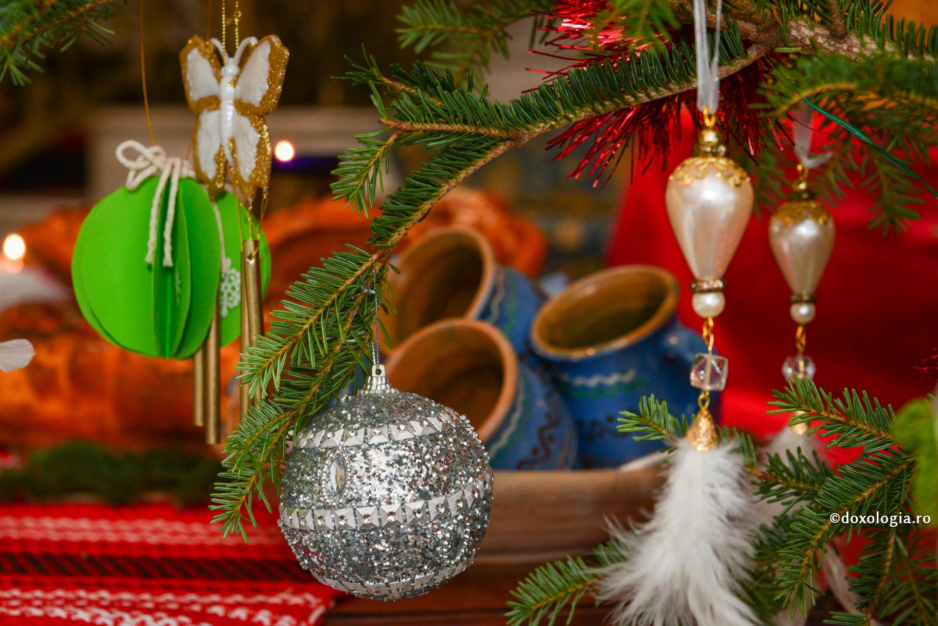 Ce face Sfântul Vasile în noaptea de Revelion / Foto: Ștefan Cojocariu ornament pom de crăciun