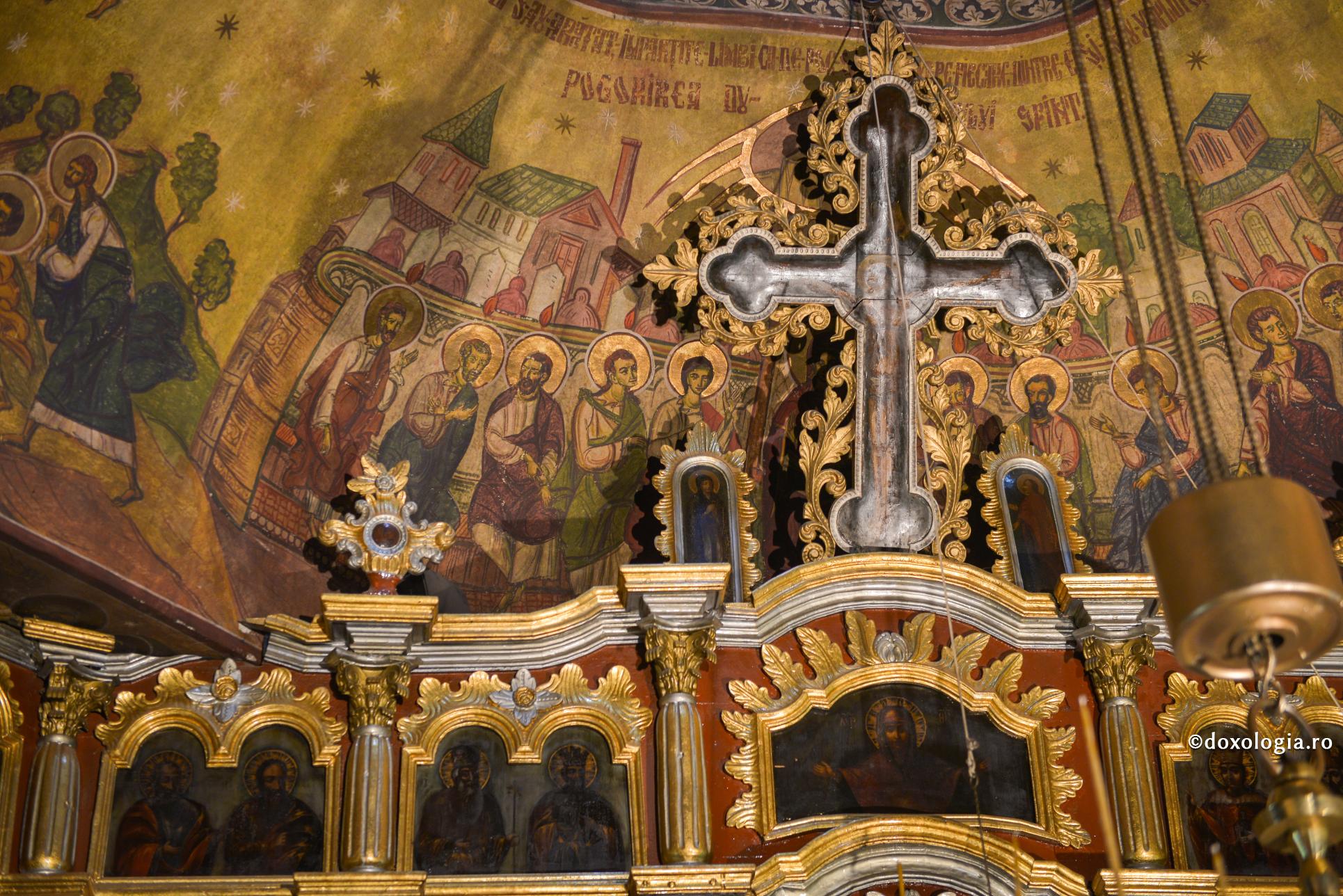 Unul dintre cele mai mari daruri este să cunoaștem voia lui Dumnezeu / Foto: Oana Nechifor pictură în biserică