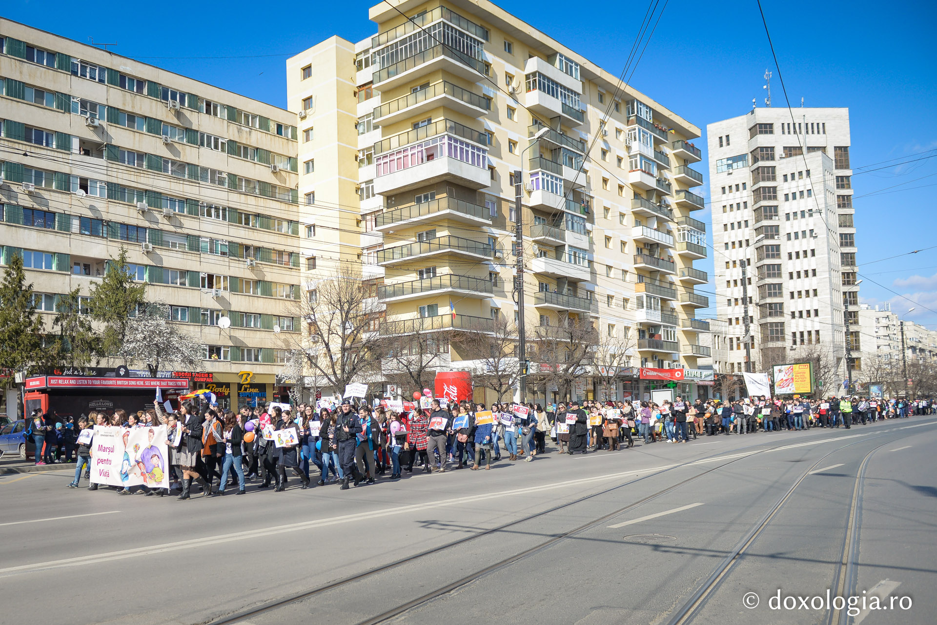 Foto: Silviu Cluci Peste 2000 de persoane, la Marșul pentru Viață de la Iași
