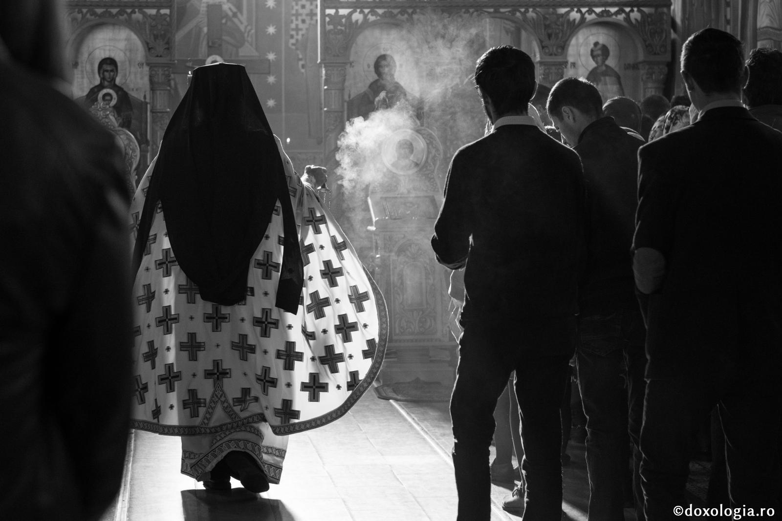 Foto: Oana Nechifor Avem nevoie de experiența îndrăgostirii dacă vrem să mergem la mănăstire?