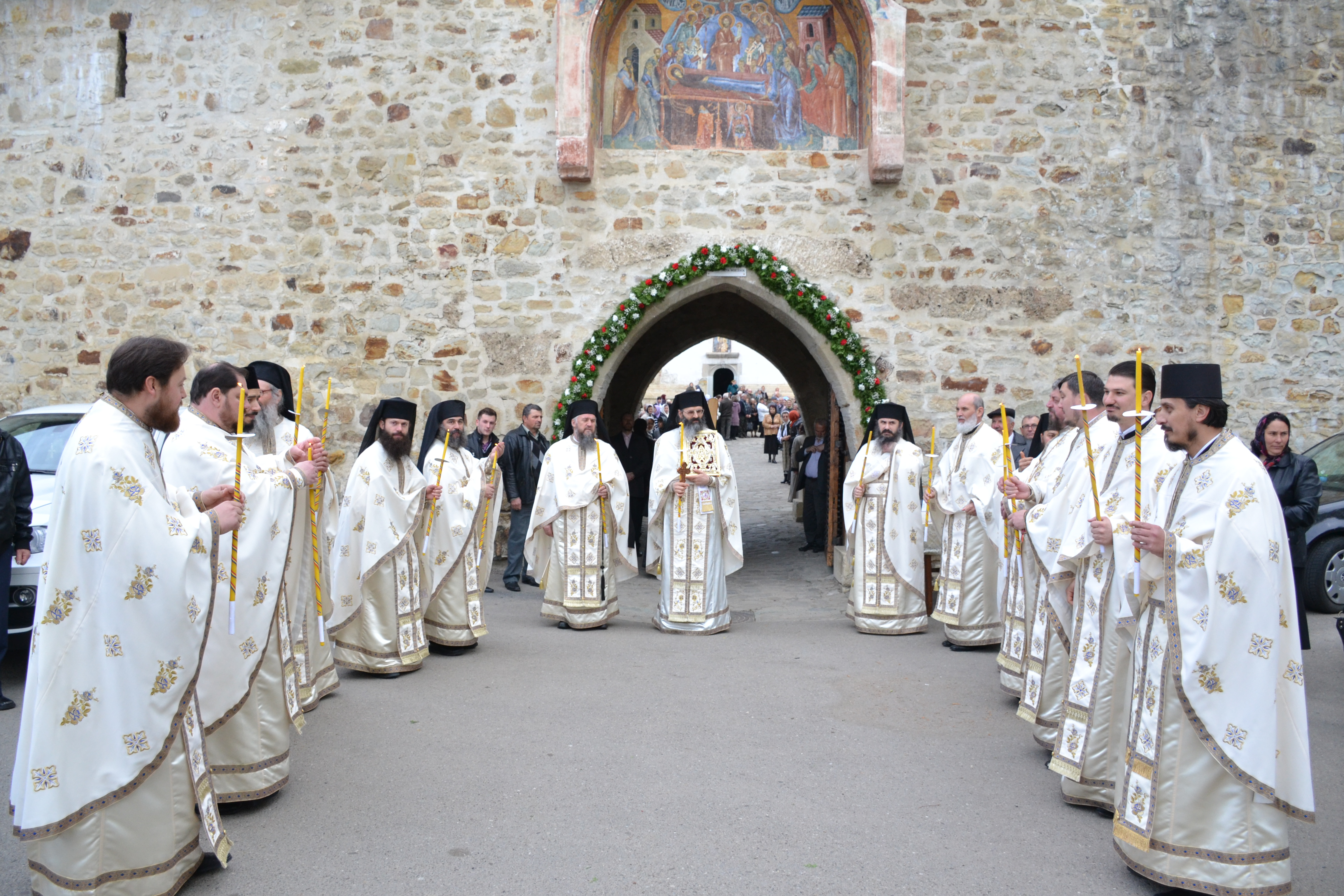 „Oamenii au fost încredințați Maicii Domnului de Hristos atunci când El era pe cruce” „Oamenii au fost încredințați Maicii Domnului de Hristos atunci când El era pe cruce”